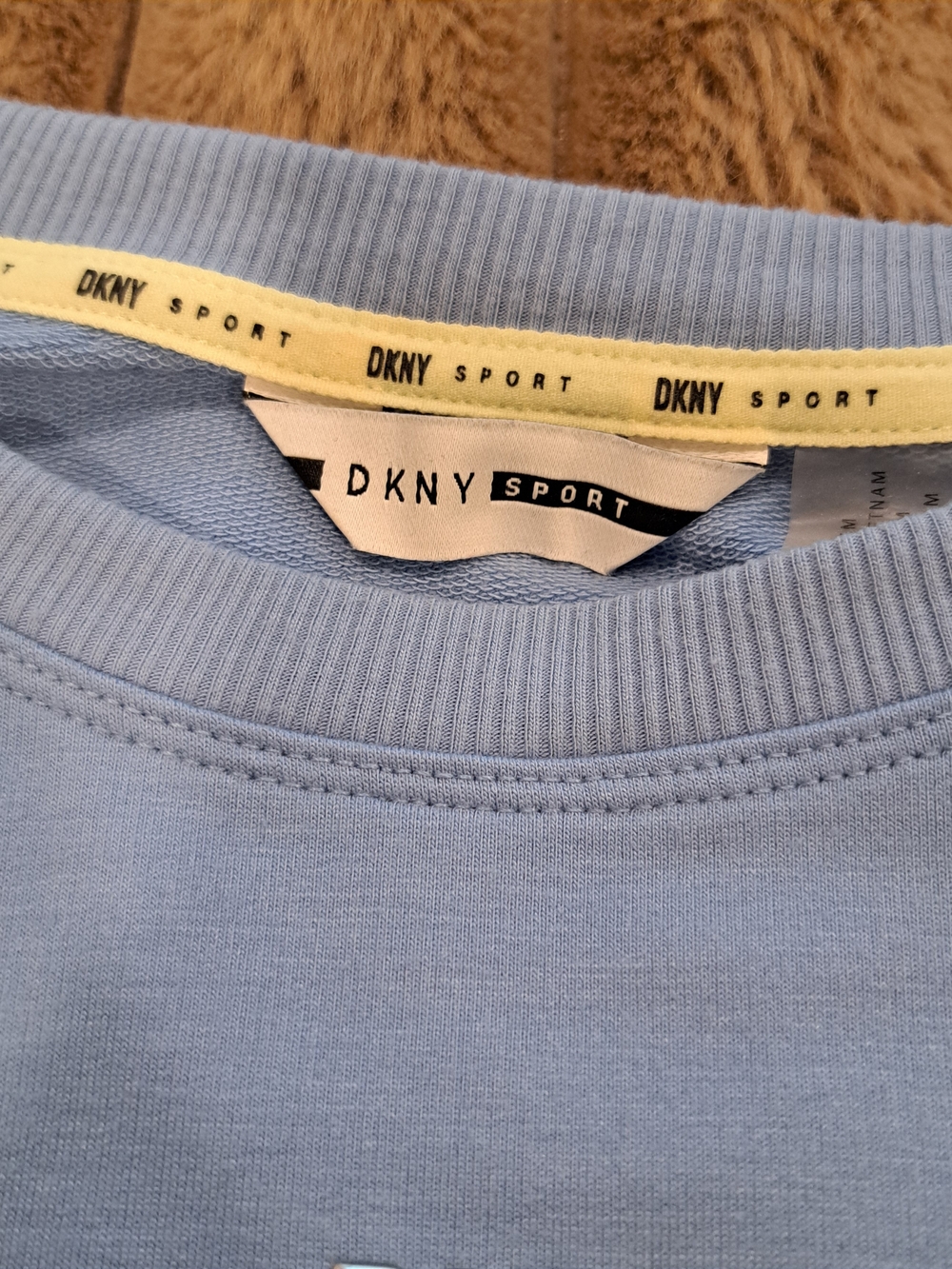 DKNY Sport Long Sleeve Crew Neck Slight Crop Solid Womens Top Light Blue Large - Picture 4 of 8